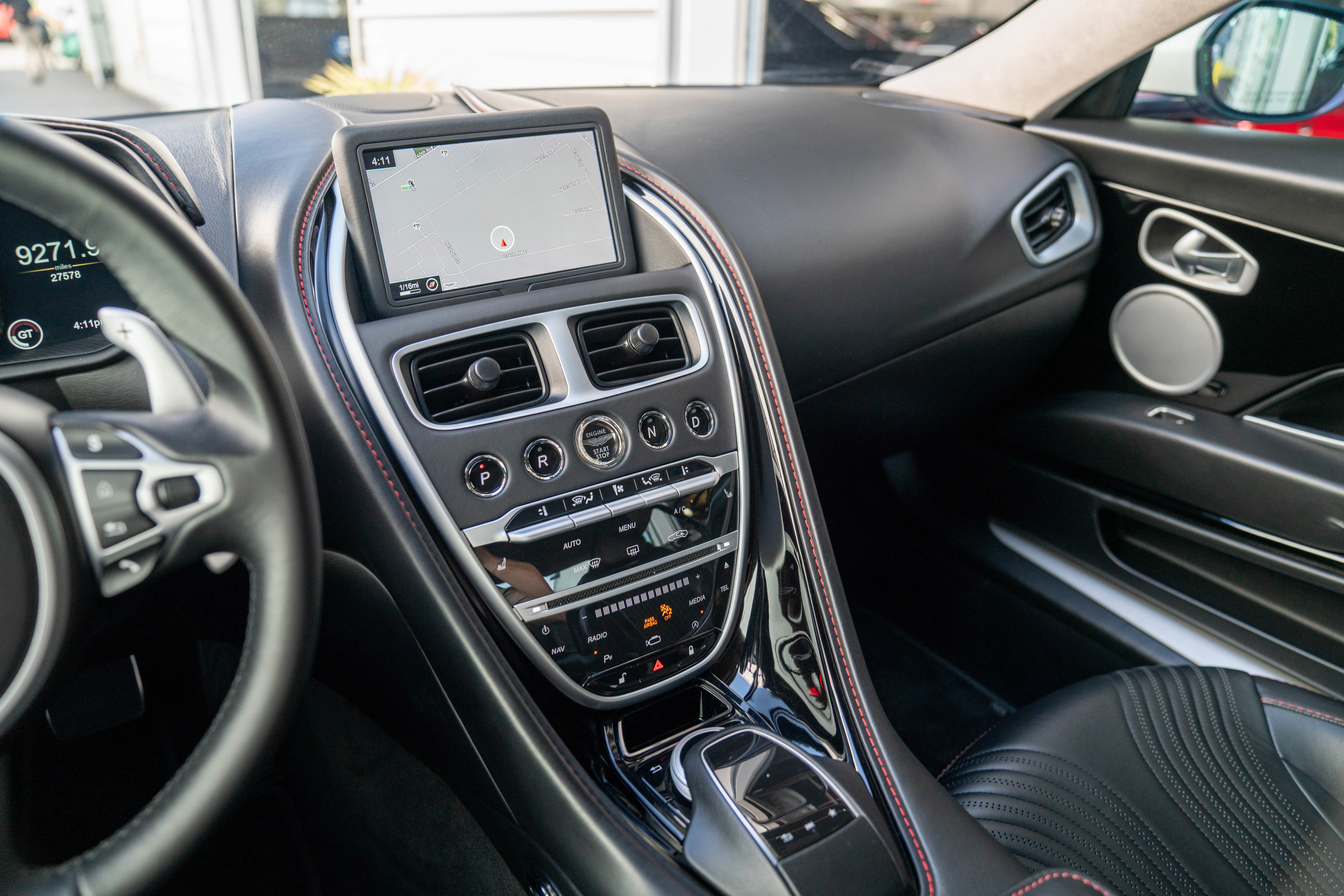 Used 2019 Aston Martin DB11 Coupe image 10