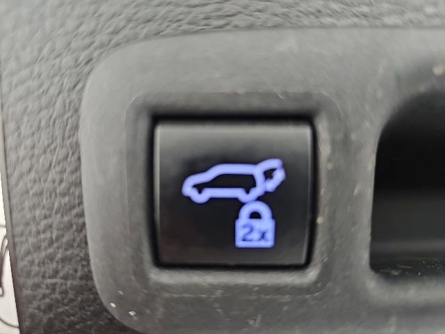 Certified 2023 Toyota Sienna XLE FWD image 34