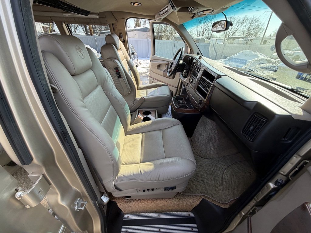Used 2008 GMC Savana 2500 Extended Passenger w/ Preferred Equipment Group image 43