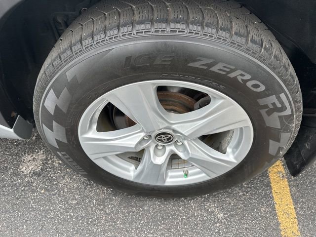 Used 2021 Toyota Highlander LE image 31