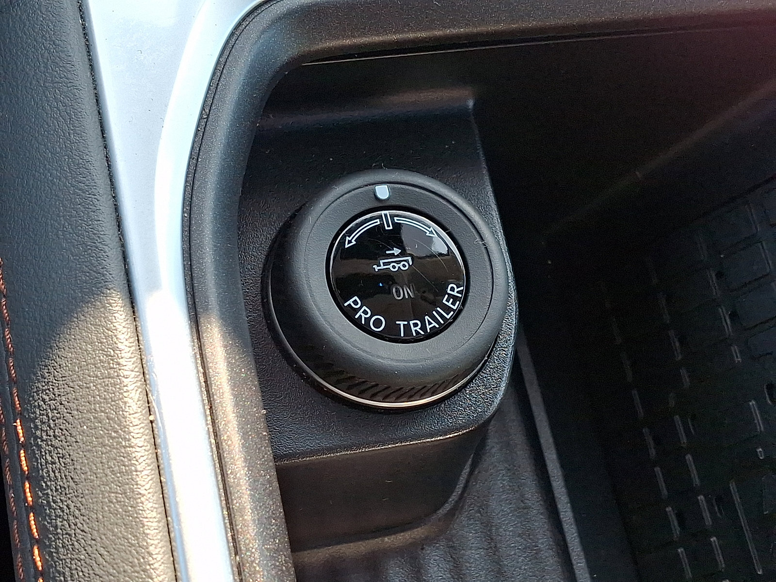 Certified 2025 Ford Expedition Active image 28