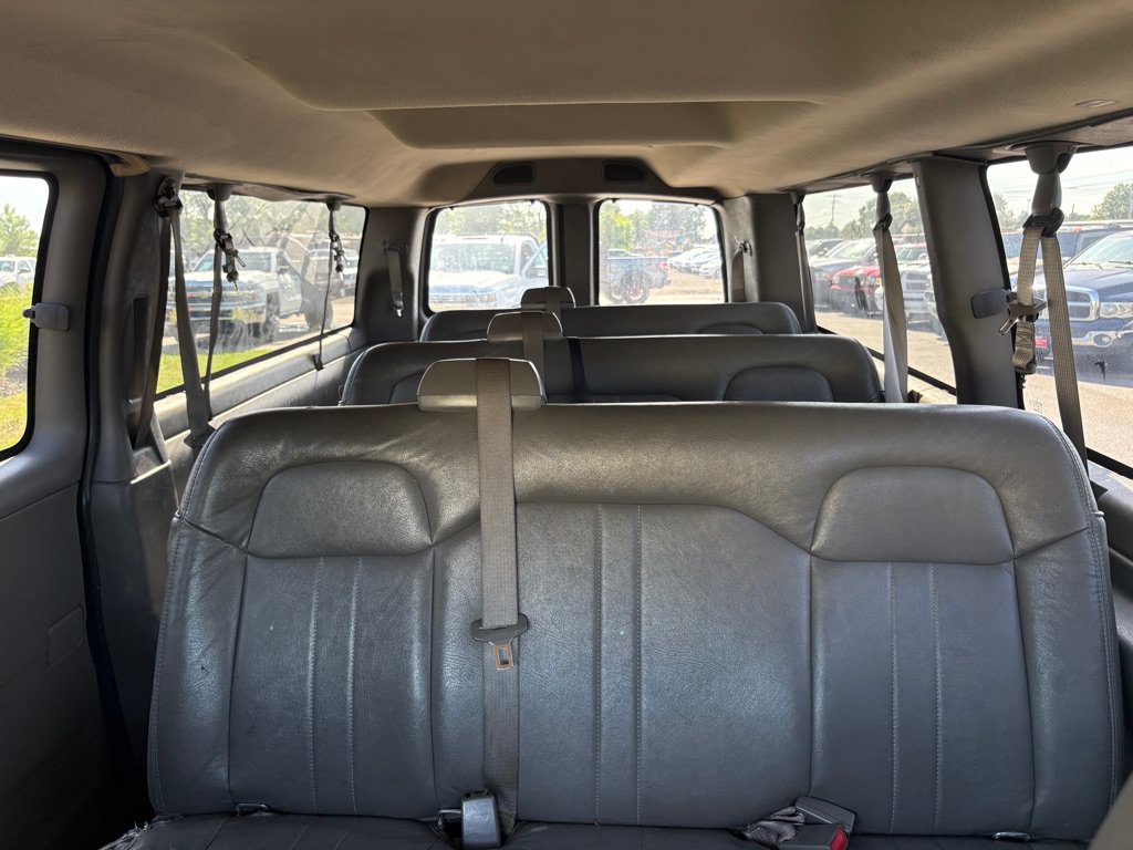 Used 2016 Chevrolet Express 3500 LS RWD image 17
