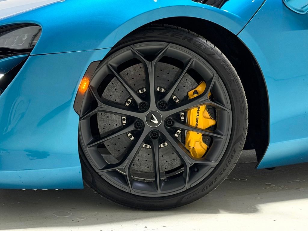 Used 2023 McLaren Artura image 10