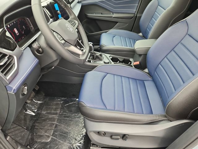 New 2026 Volkswagen Taos SEL image 7