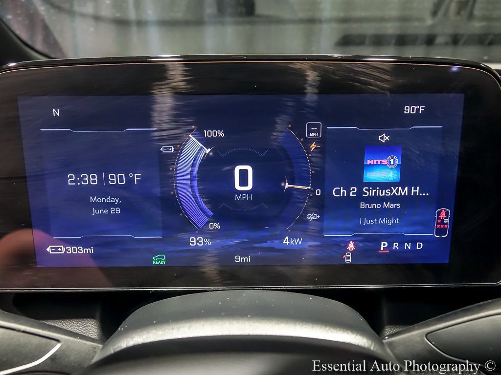 Used 2026 Chevrolet Equinox EV RS w/ LPO, All-Weather Mat Package FWD image 4