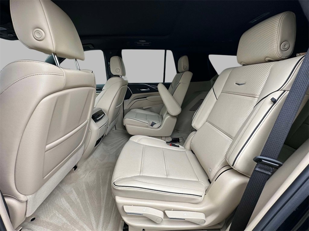 Used 2024 Cadillac Escalade Premium Luxury image 22