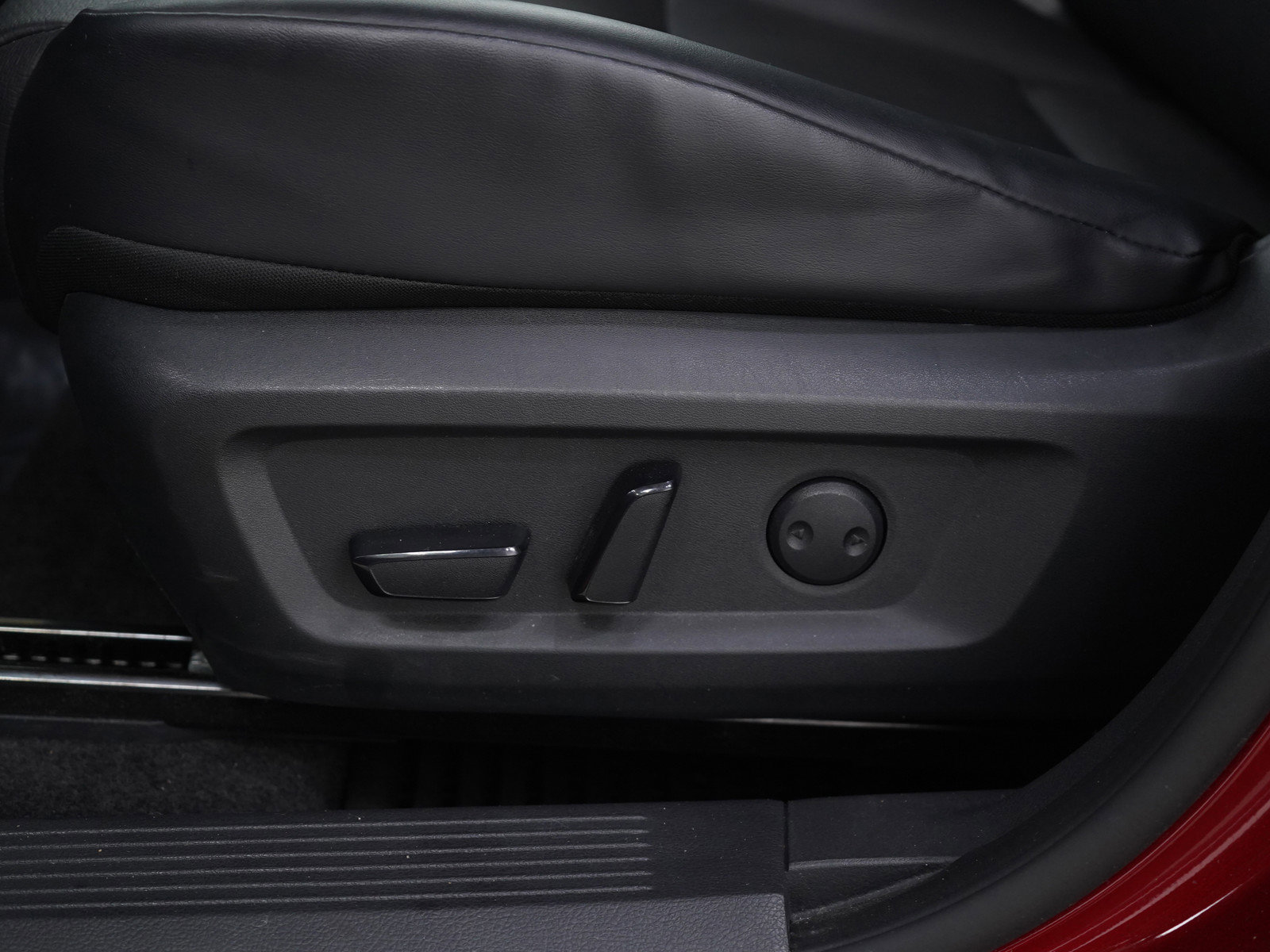 Used 2023 Nissan Rogue SV w/ SV Premium B Package image 29