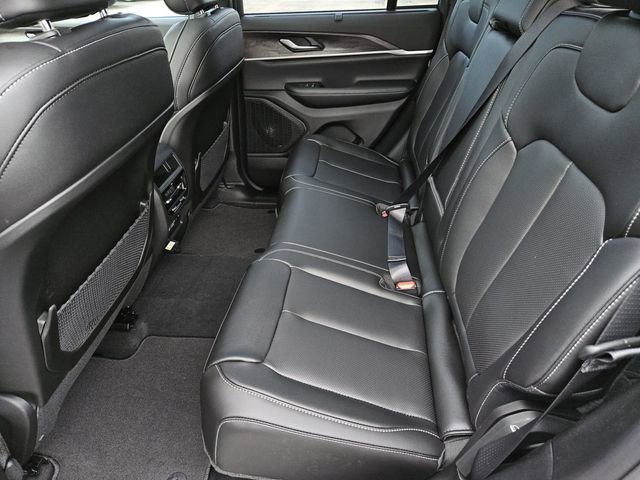 New 2025 Jeep Grand Cherokee Limited w/ Luxury Tech Group II image 28