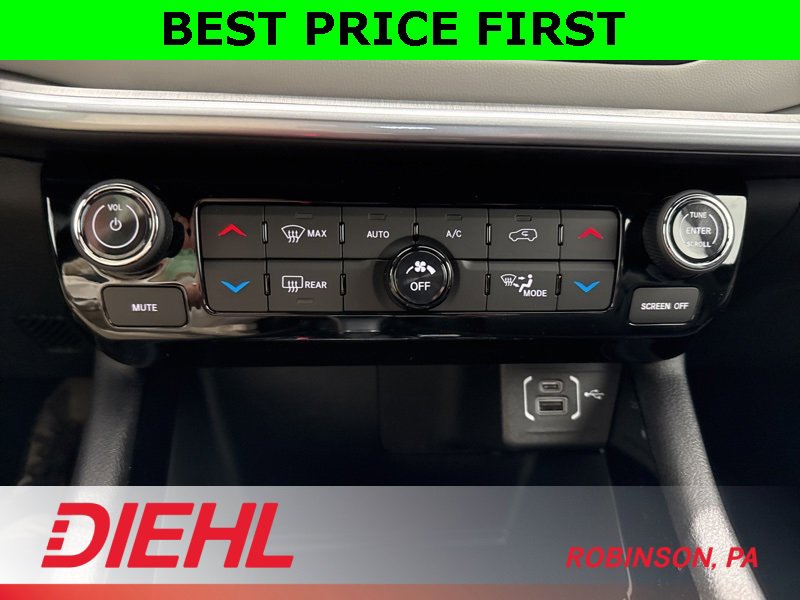 New 2026 Jeep Compass Limited image 30