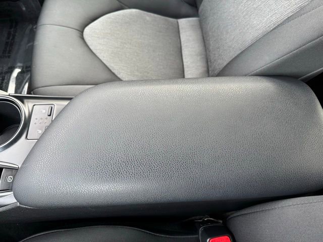 Used 2018 Toyota Camry LE image 19