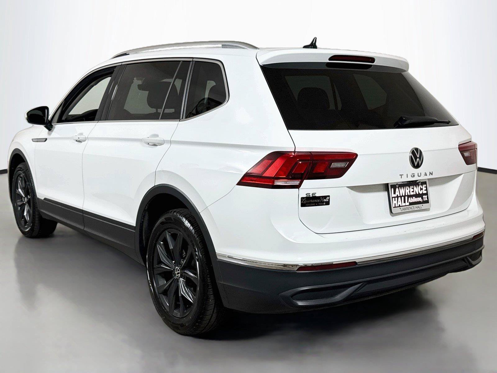 Used 2024 Volkswagen Tiguan SE FWD image 6