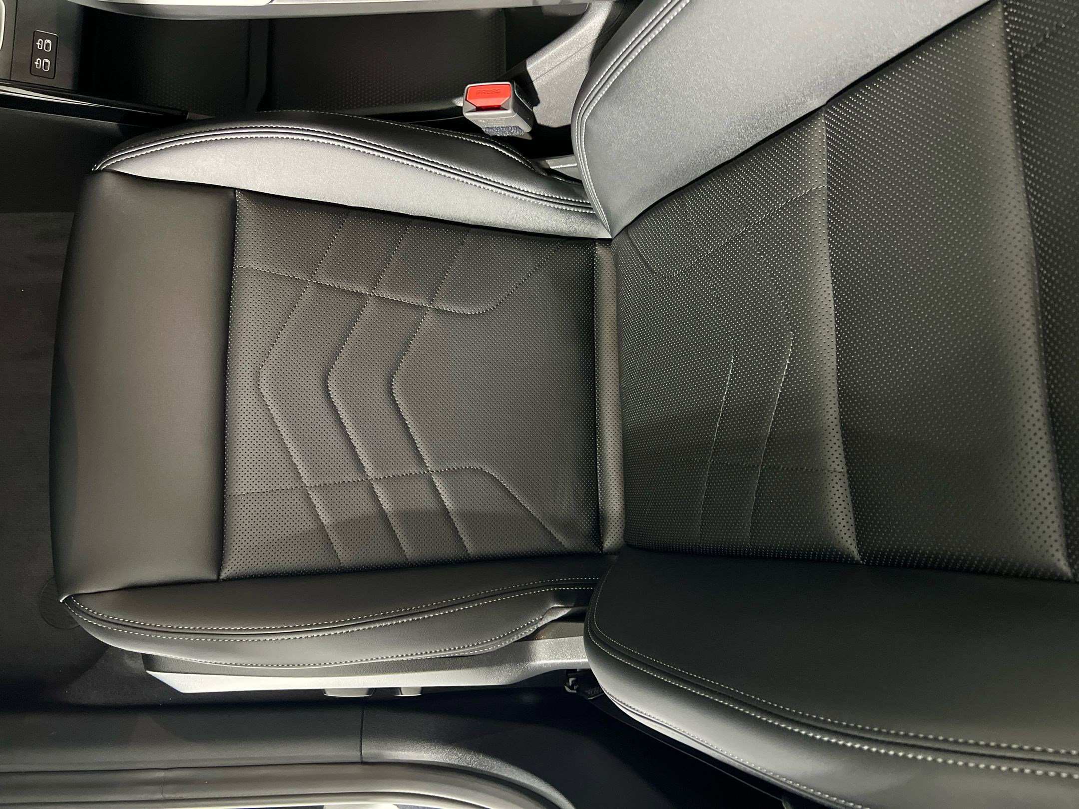 Used 2026 BMW X1 xDrive28i w/ Technology Package image 12