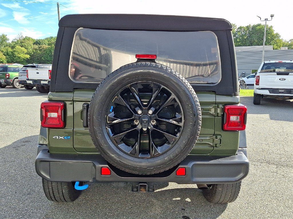 Used 2023 Jeep Wrangler Unlimited Sahara w/ Cold Weather Group AWD/4WD image 5