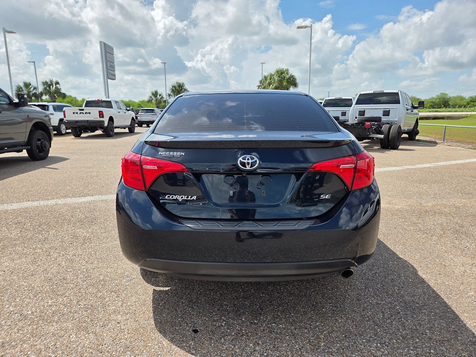 Used 2019 Toyota Corolla SE FWD image 6