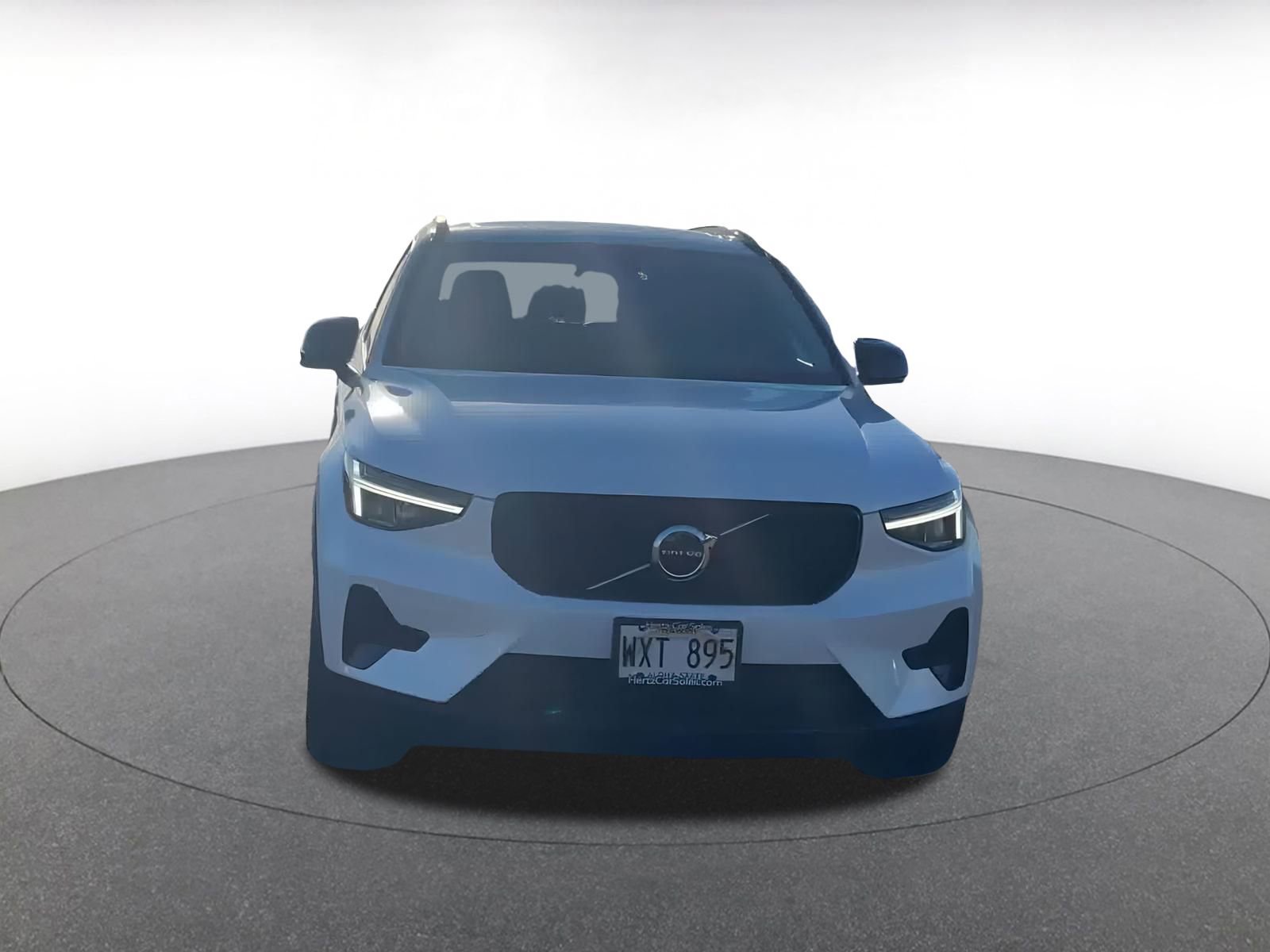 Used 2024 Volvo XC40 B5 Core image 4