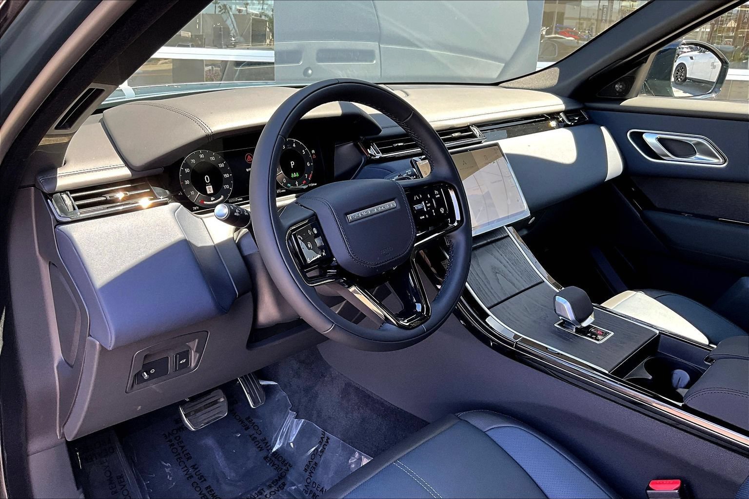 New 2026 Land Rover Range Rover Velar Dynamic SE AWD/4WD image 6