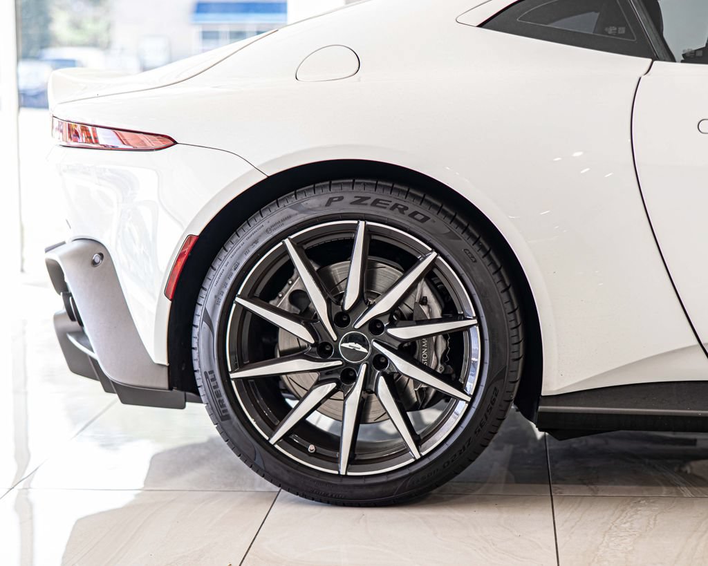 Used 2019 Aston Martin V8 Vantage Coupe RWD image 11