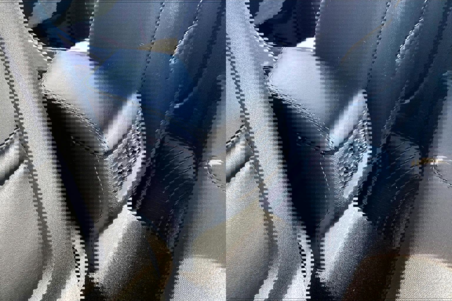 Used 2022 Dodge Challenger R/T w/ Shaker Package image 10