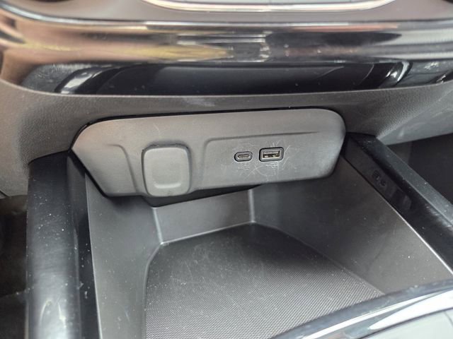Used 2025 Chevrolet Trax LT FWD image 26