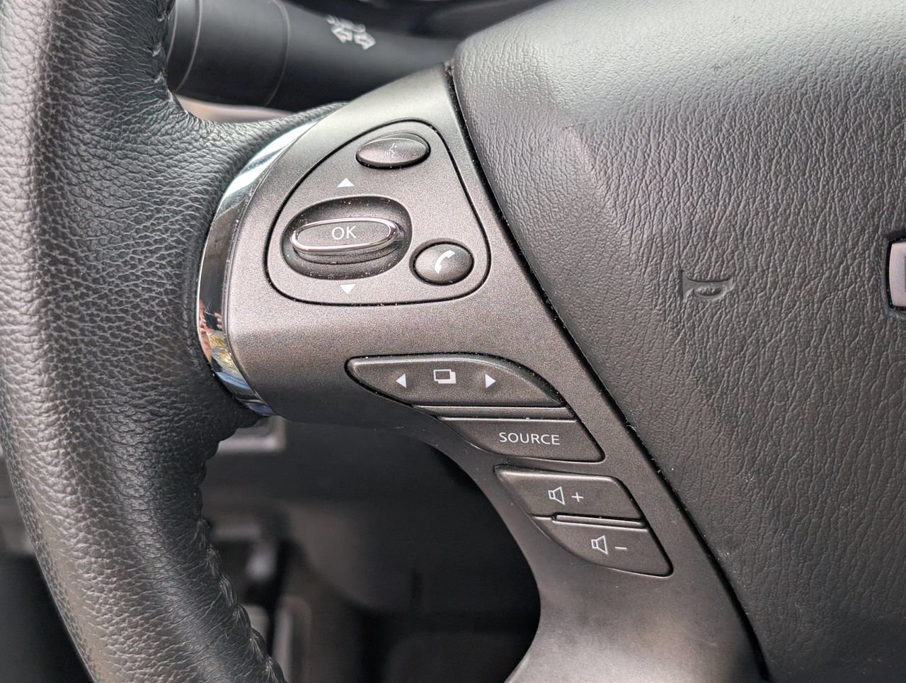 Used 2024 Nissan Murano SV FWD image 22