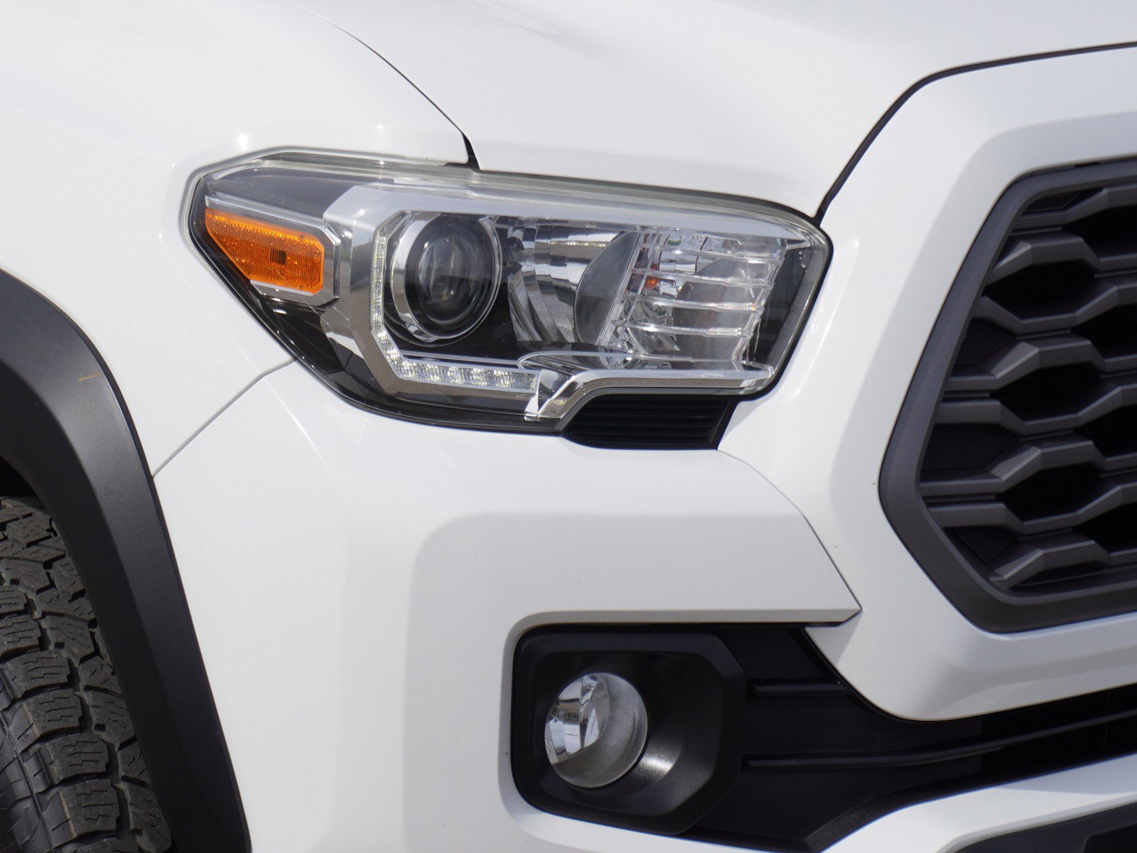 Used 2020 Toyota Tacoma TRD Off-Road image 3