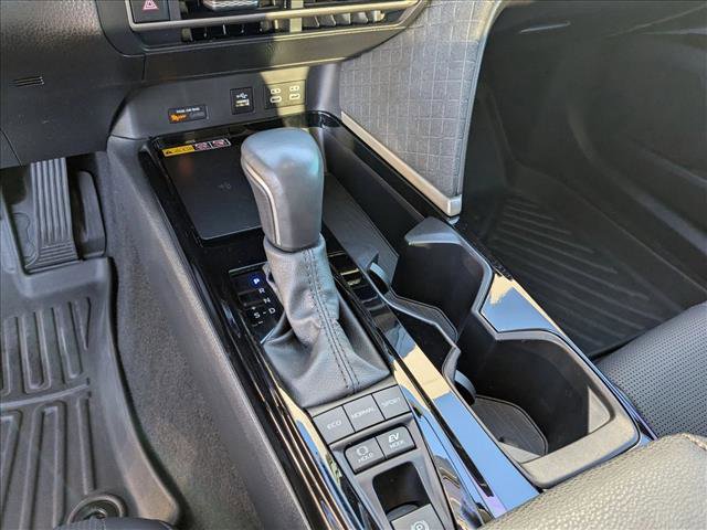 Used 2025 Toyota Camry XLE image 12