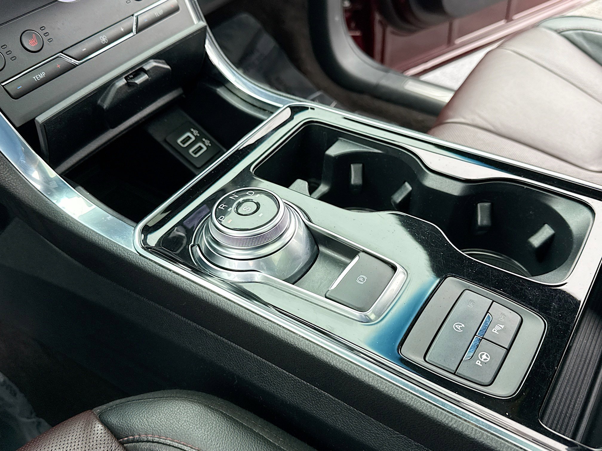 Used 2020 Ford Edge Titanium w/ Equipment Group 301A image 12