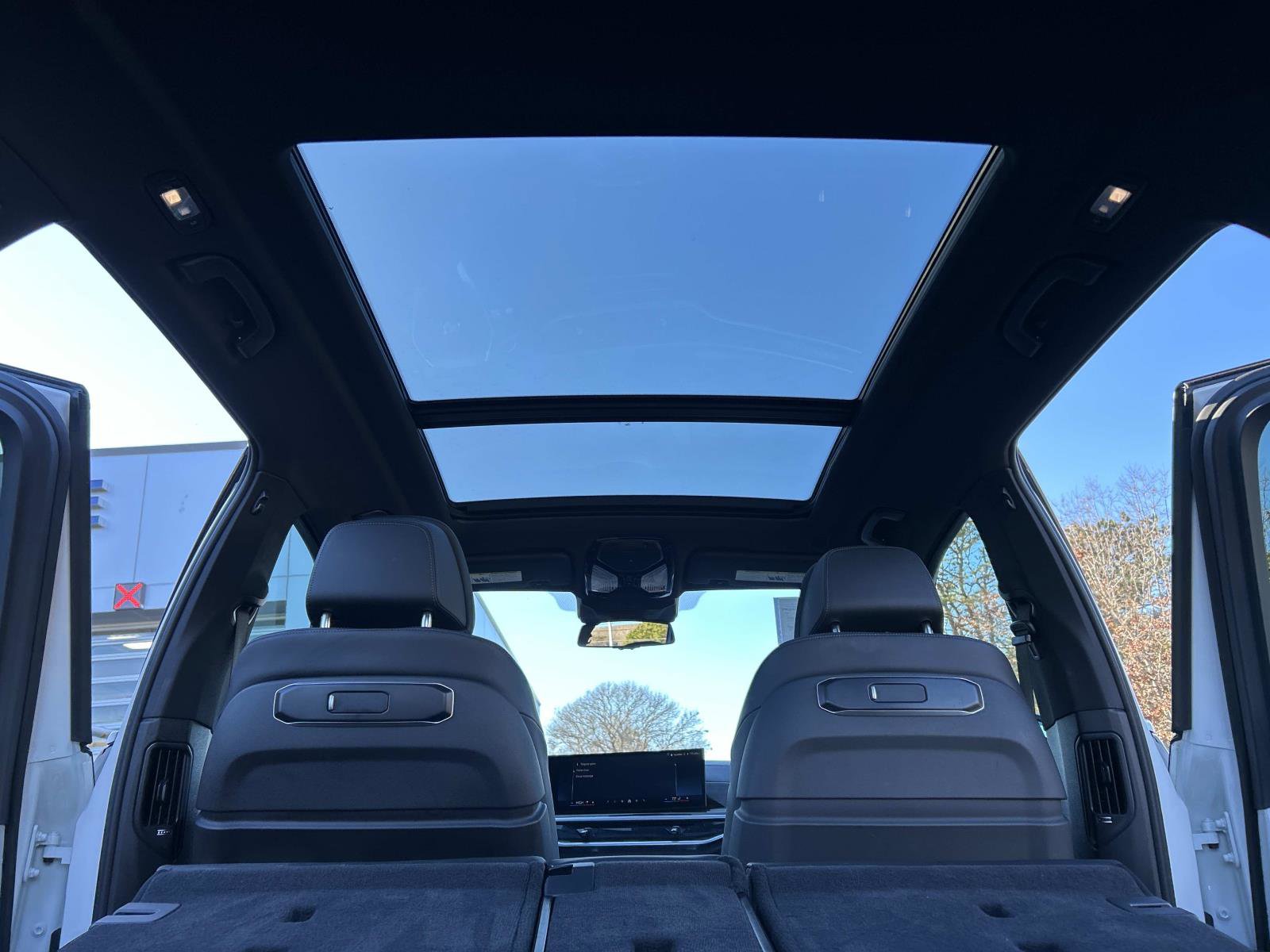 Used 2025 BMW X5 xDrive50e image 14