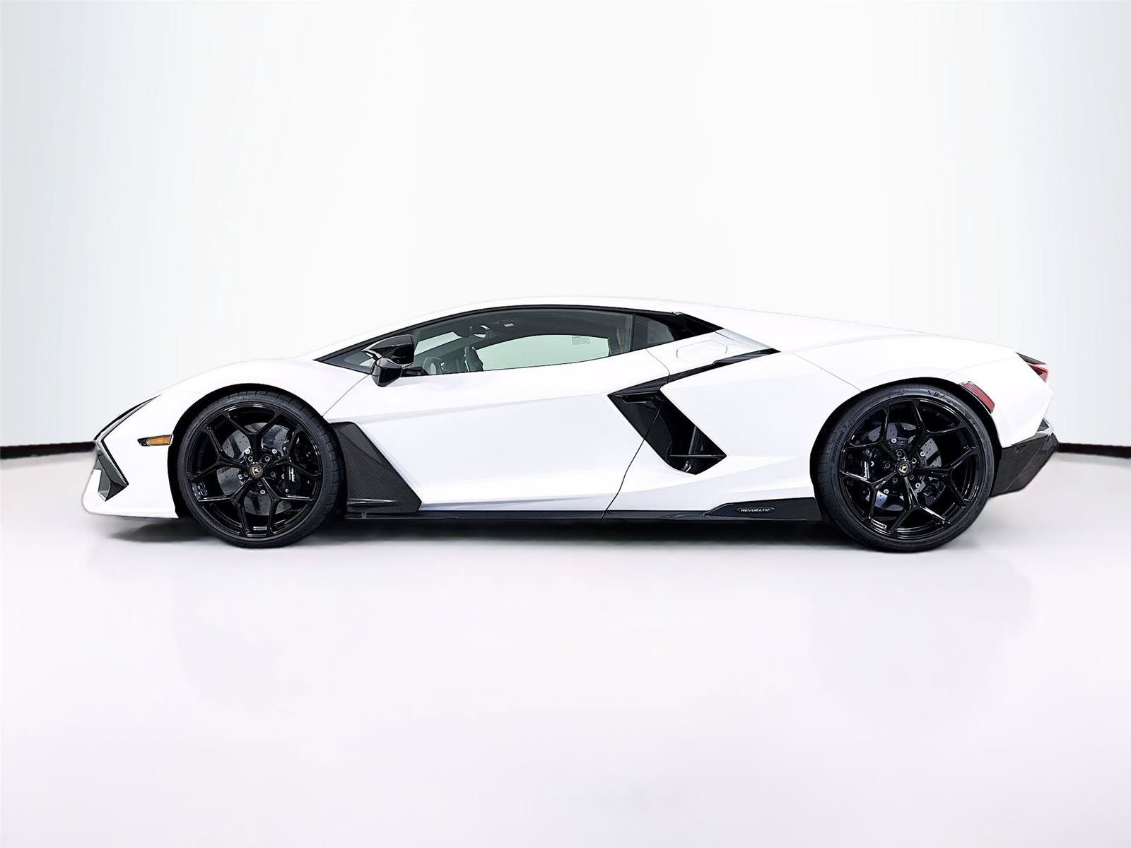 Used 2024 Lamborghini Revuelto AWD/4WD image 26