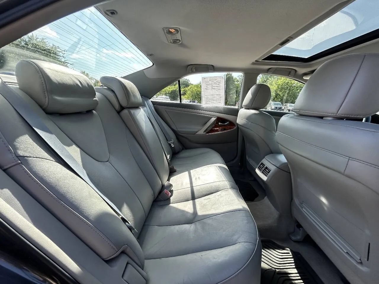 Used 2009 Toyota Camry XLE FWD image 14