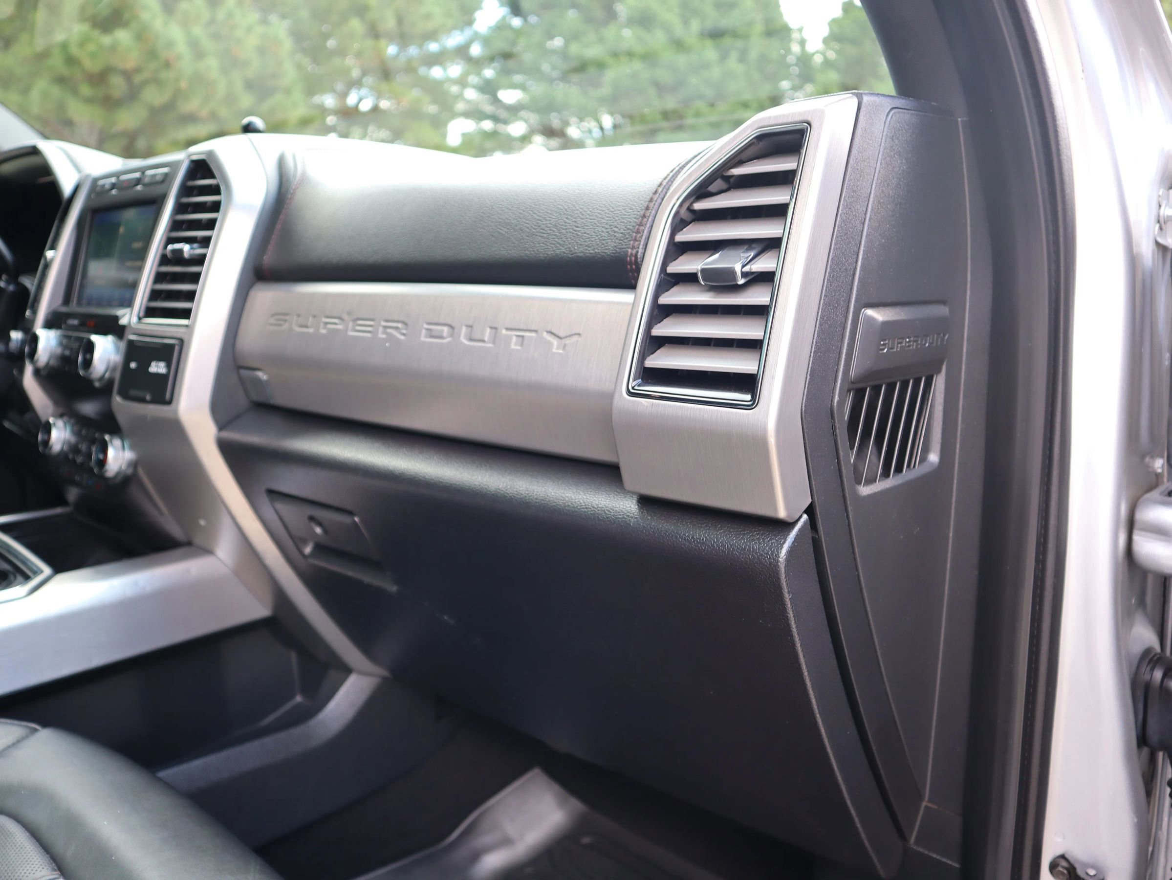 Used 2019 Ford F450 Platinum image 35