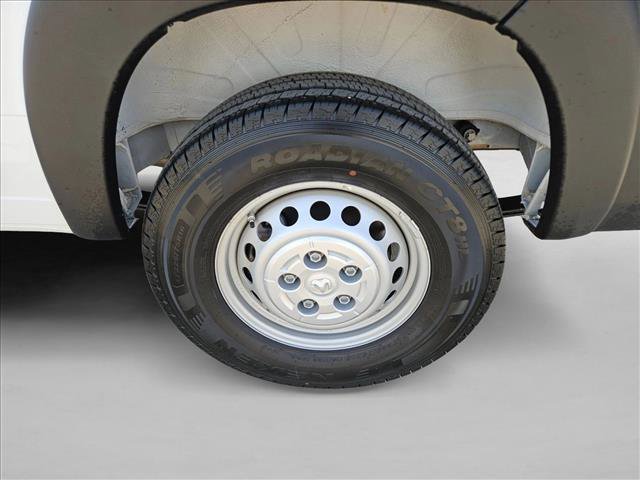 Used 2026 RAM ProMaster 2500 w/ Convenience Group FWD image 9
