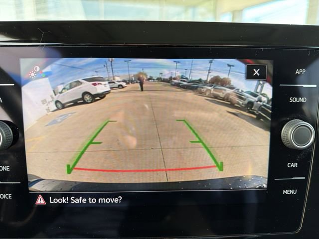 Used 2025 Volkswagen Jetta SE FWD image 19