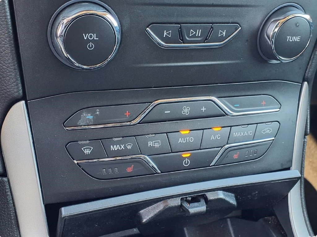 Used 2020 Ford Edge SEL FWD image 13
