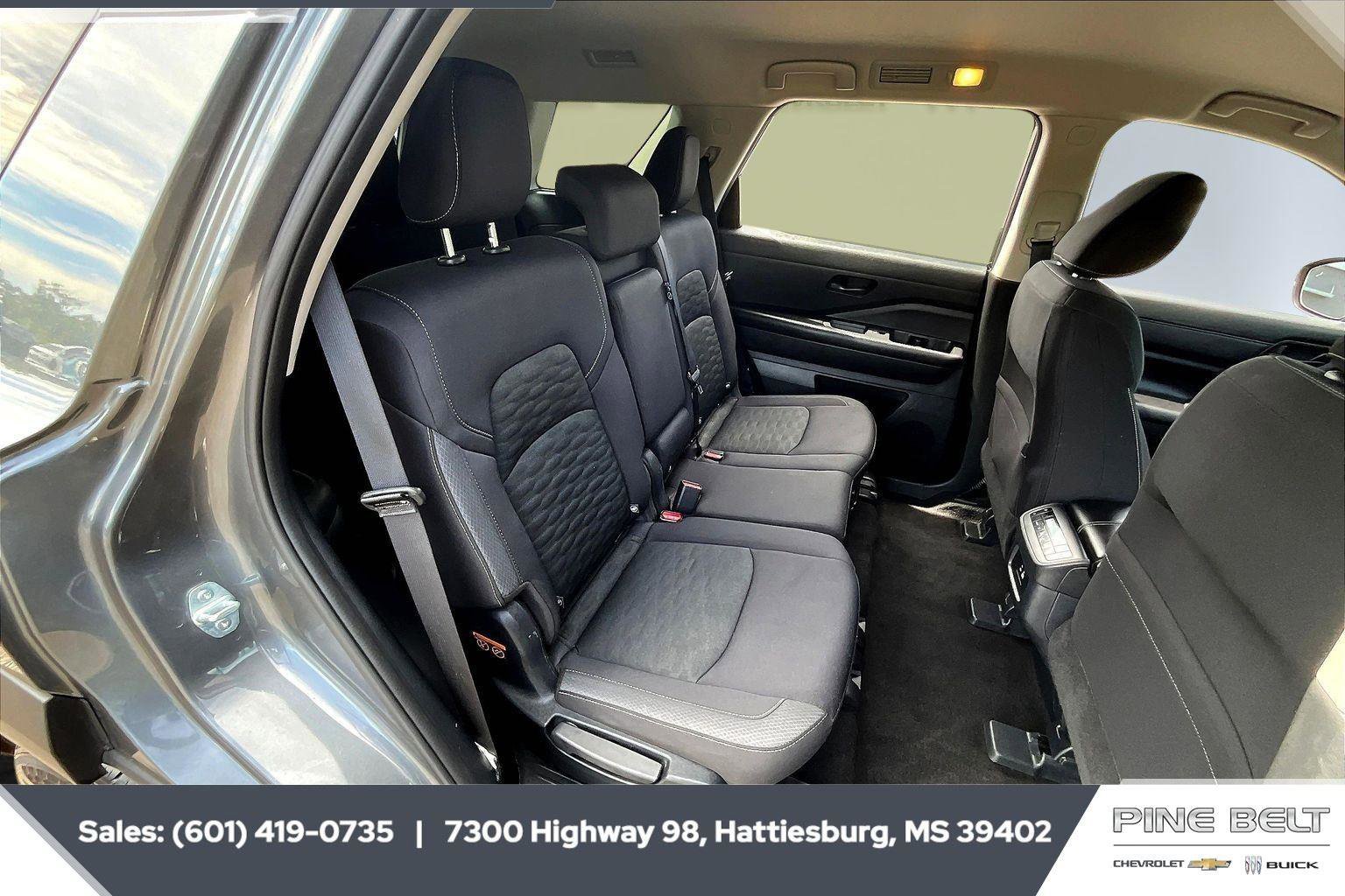 Used 2025 Nissan Pathfinder SV image 20