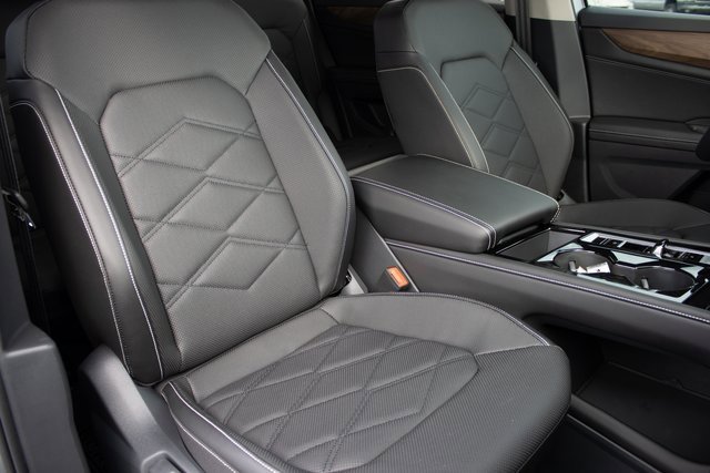 Used 2024 Volkswagen Atlas SE image 16