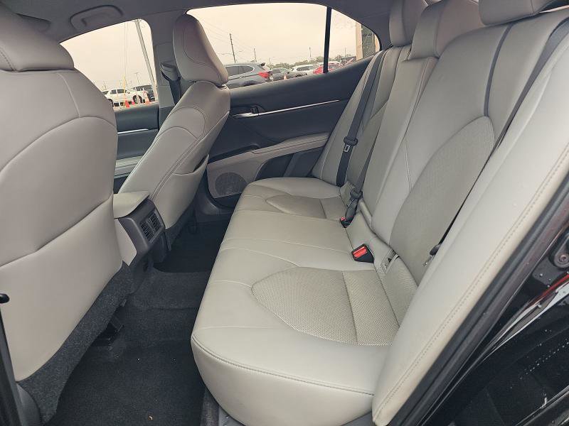 Used 2018 Toyota Camry XLE image 10