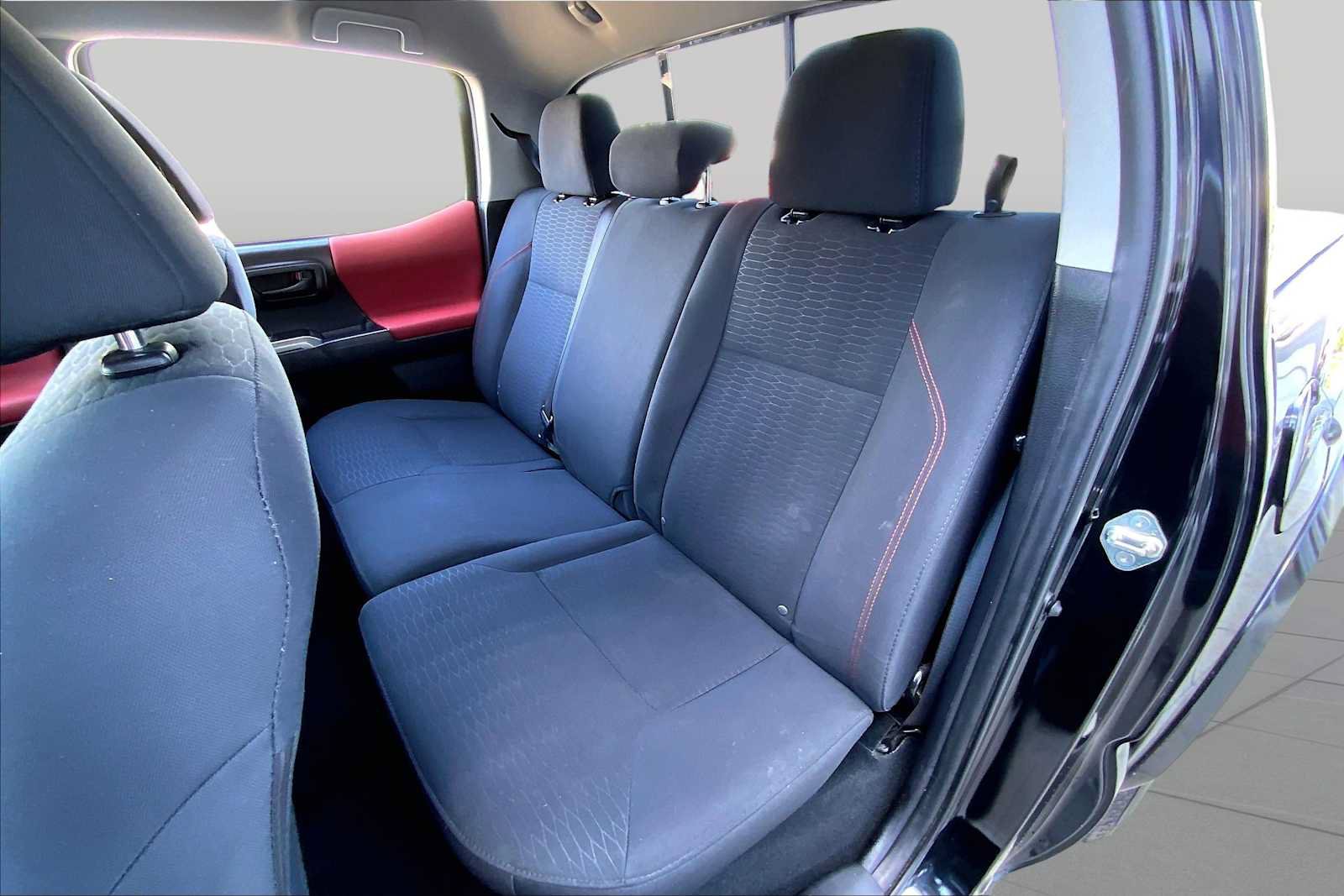Used 2019 Toyota Tacoma SR5 AWD/4WD image 20