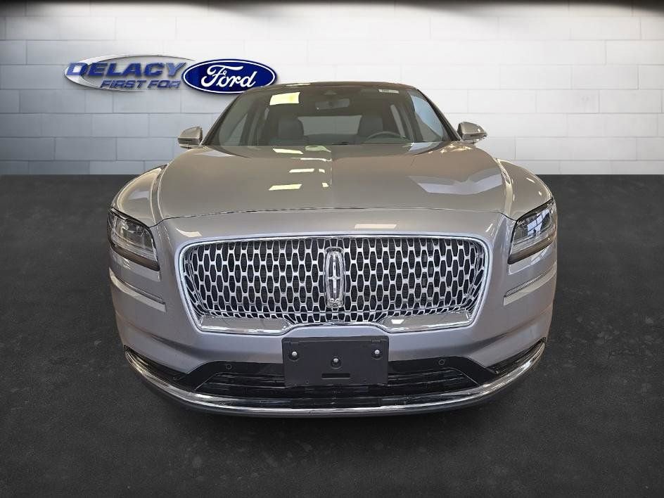 Used 2022 Lincoln Nautilus Reserve w/ Equipment Group 201A image 9