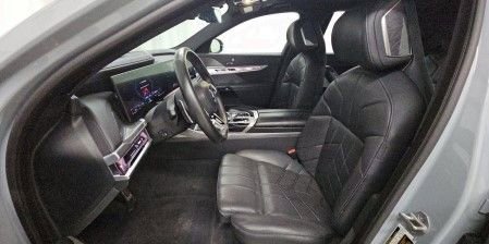 Used 2023 BMW 760i xDrive image 4