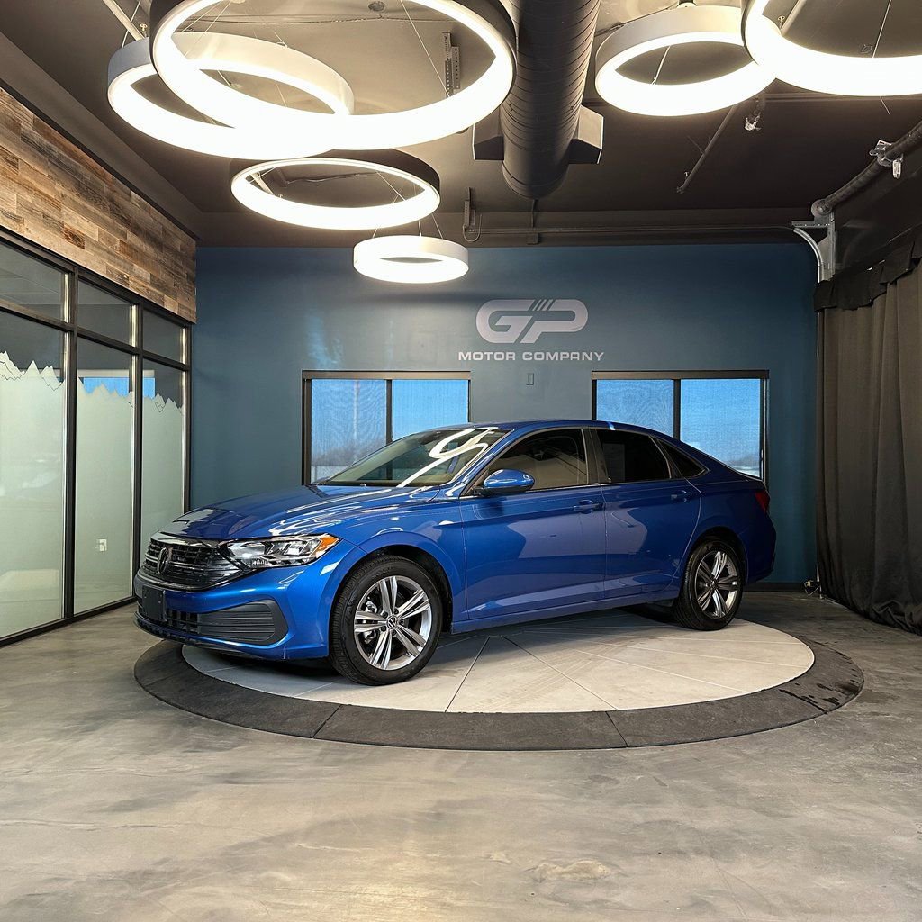 Used 2024 Volkswagen Jetta SE image 7