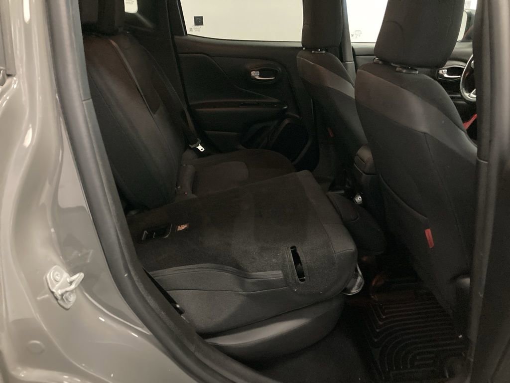 Used 2019 Jeep Renegade Trailhawk w/ UConnect 8.4 Nav Group AWD/4WD image 38