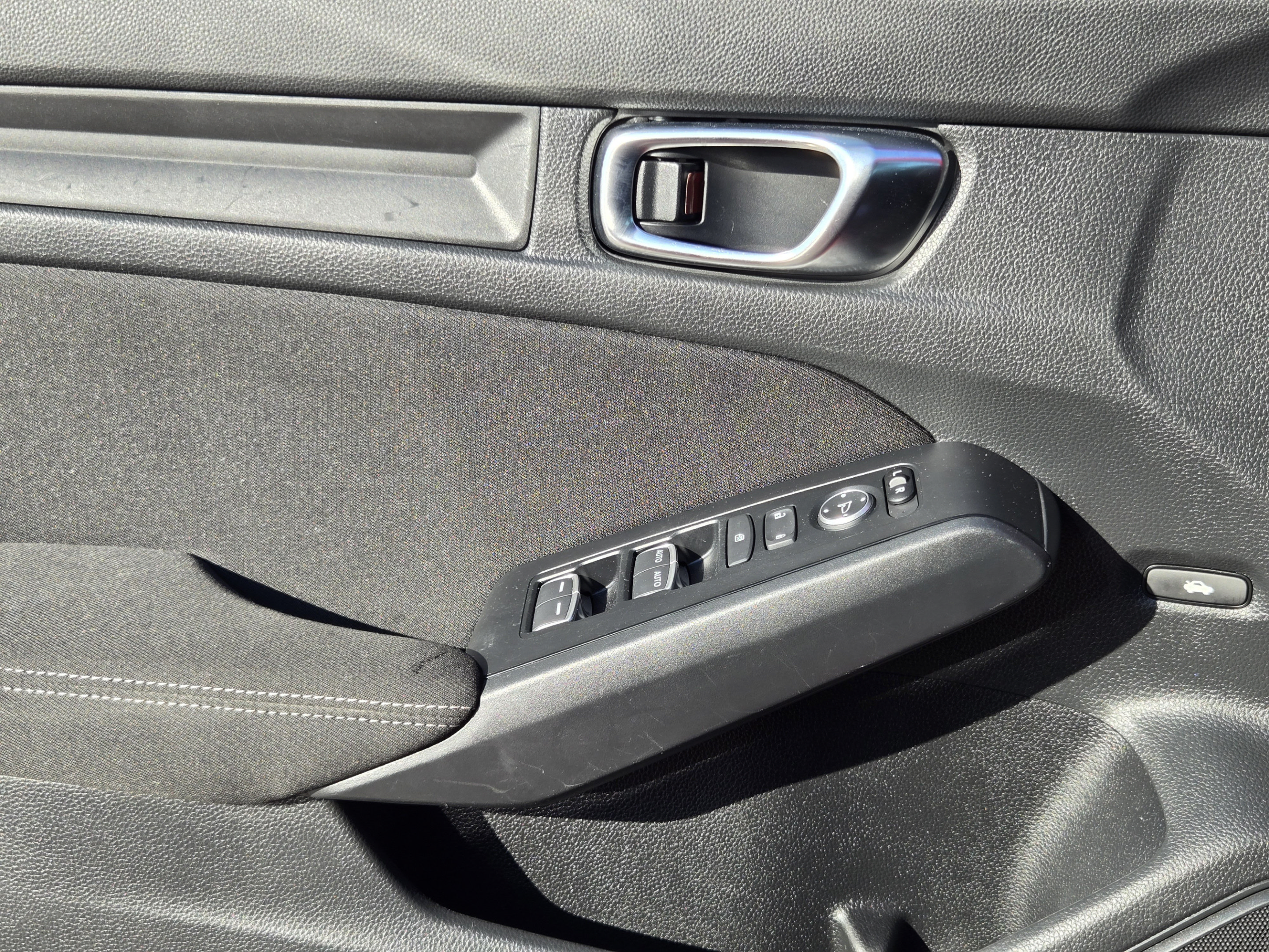 Used 2025 Honda Civic Sport image 25
