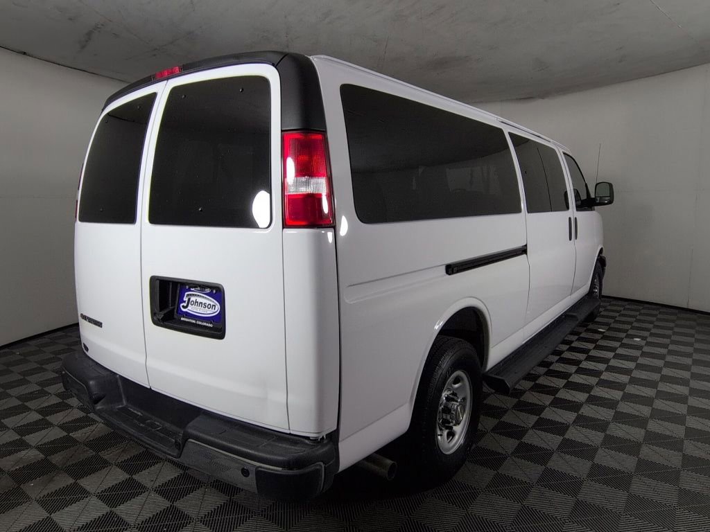 Certified 2025 Chevrolet Express 3500 LT w/ LT Preferred Equipment Group RWD image 6