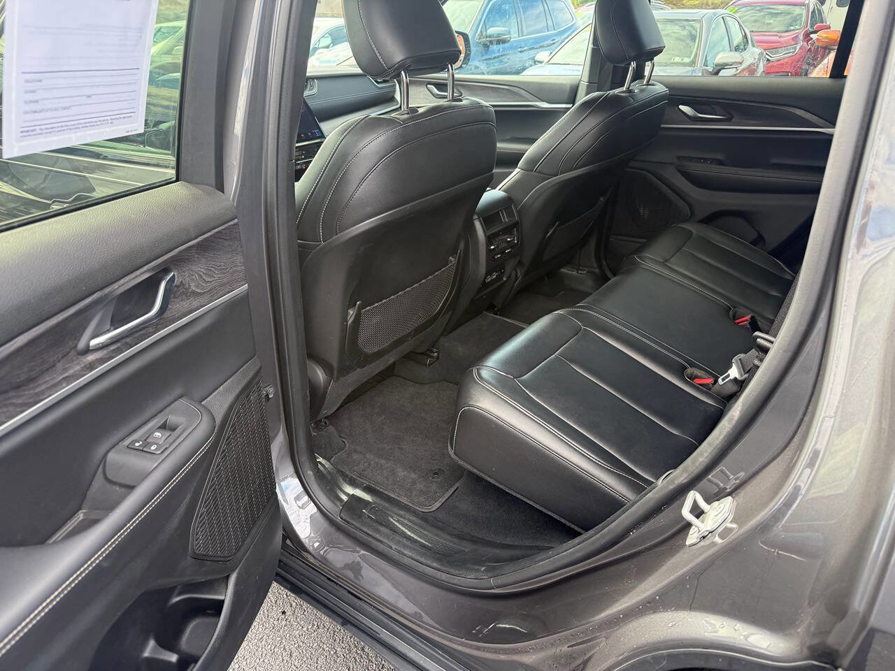 Used 2025 Jeep Grand Cherokee Limited w/ Trailer Tow Package image 10