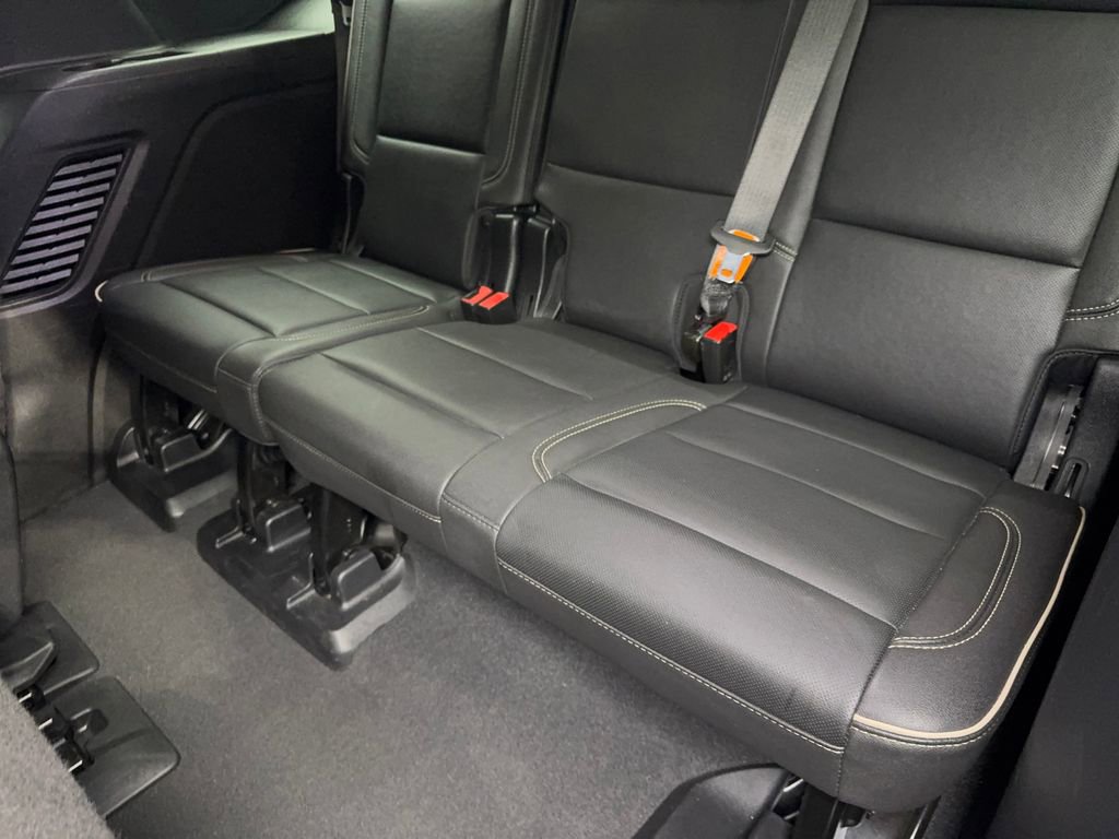 Used 2024 GMC Yukon SLT image 40