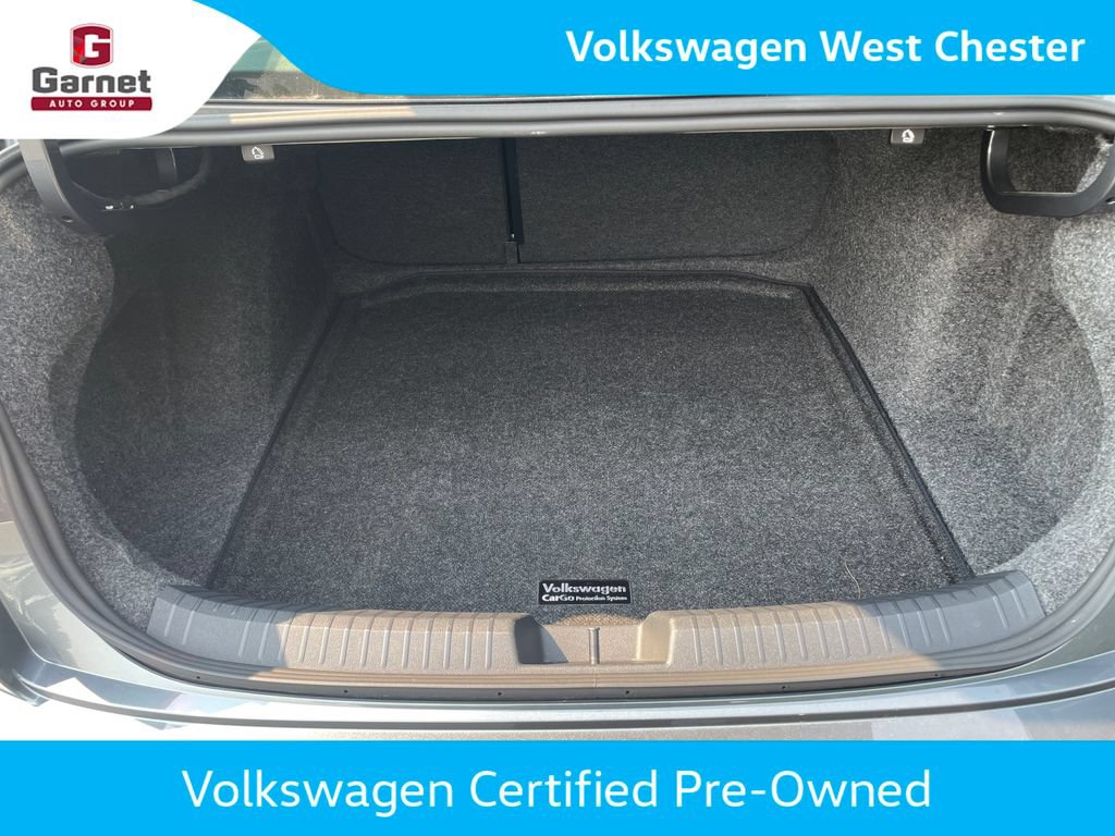 Certified 2025 Volkswagen Jetta SE w/ Black Wheel Package FWD image 31