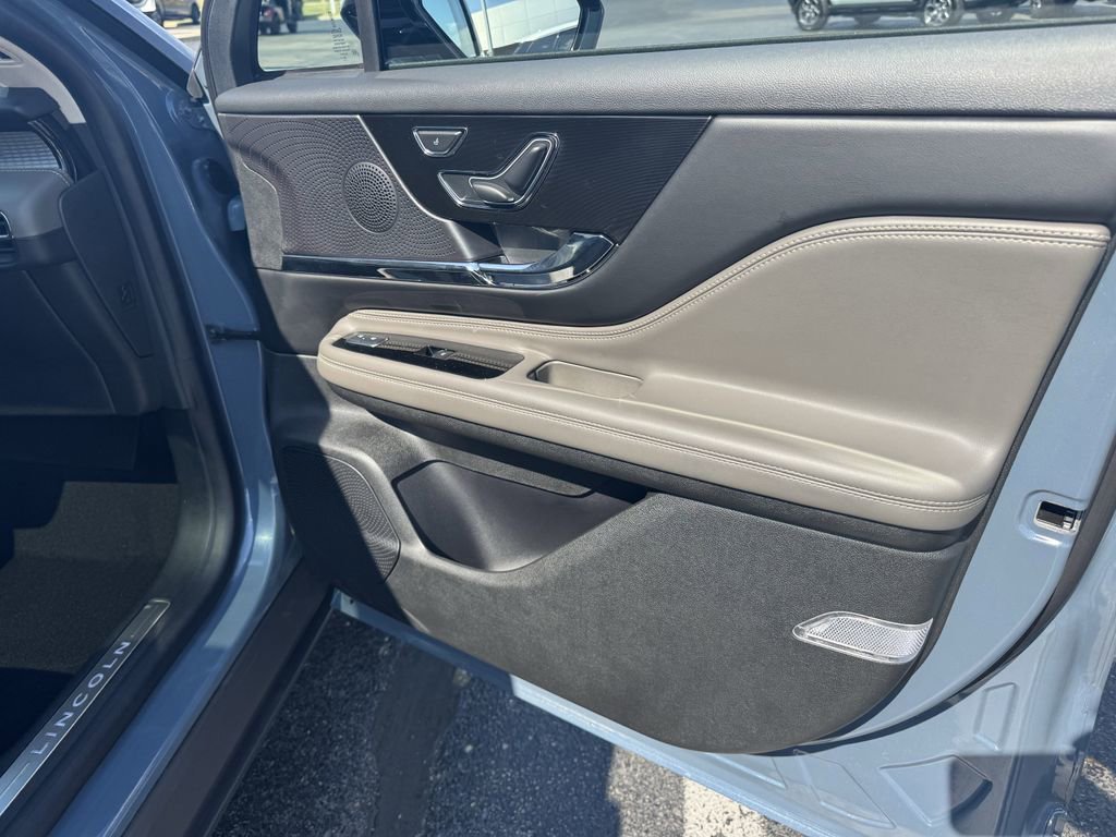 Certified 2024 Lincoln Corsair Grand Touring w/ Equipment Group 301A image 6