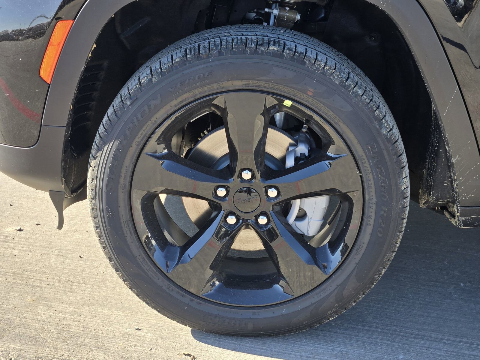 New 2025 Jeep Grand Cherokee Limited w/ Black Appearance Package image 9