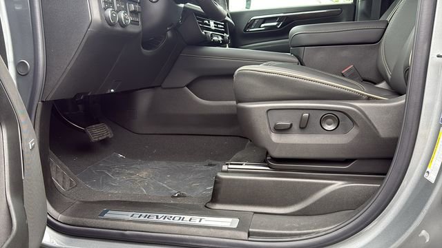 New 2026 Chevrolet Suburban Premier w/ Sun And Tow Package image 14